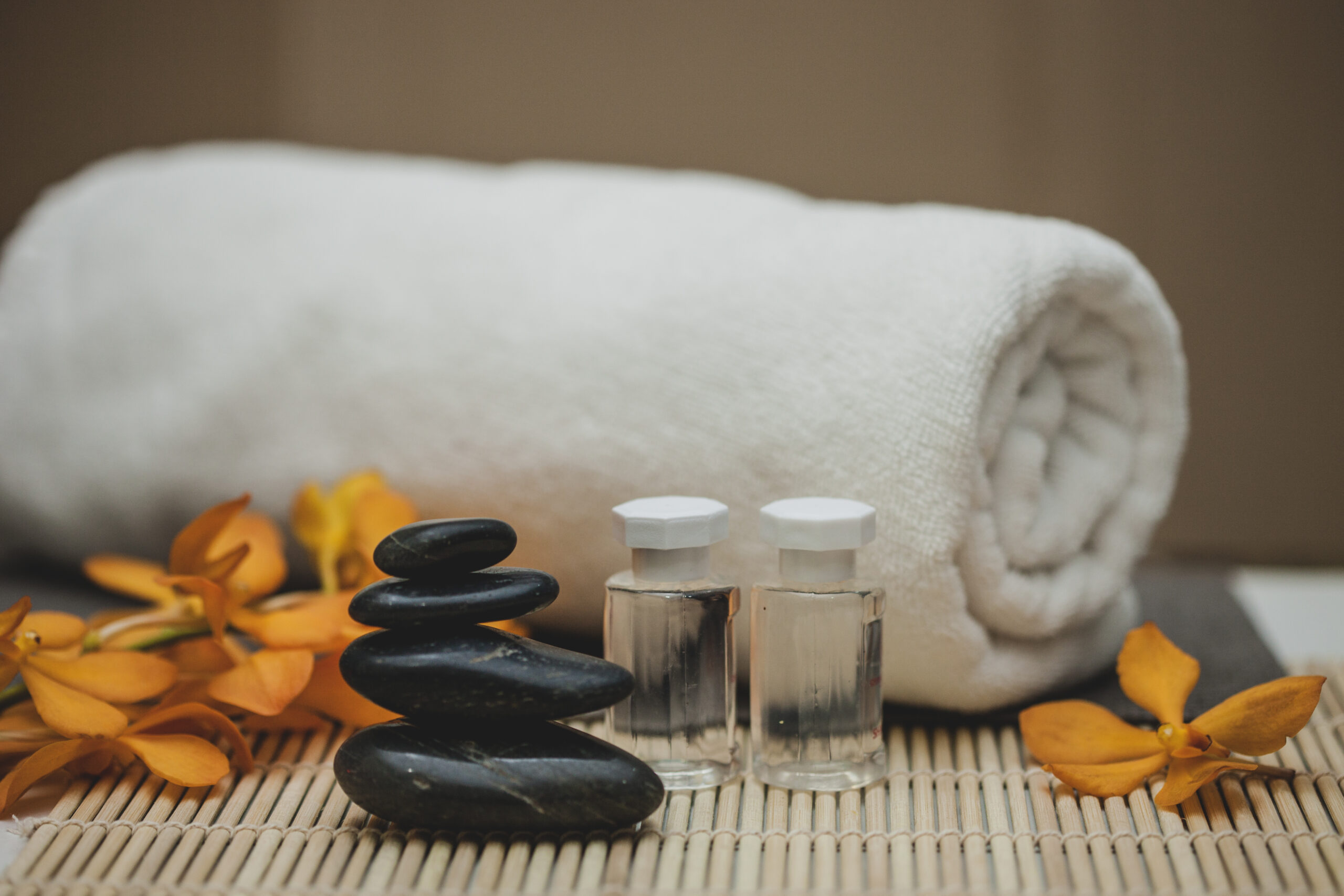 Massageöle und Wellness Zubehör für entspannende Massage – Rustam Schmidt Arnsberg